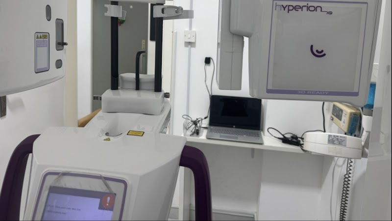 Best Dentist Clinic Al Rigga - Cleaning AED50 - dental clinic in ديرة