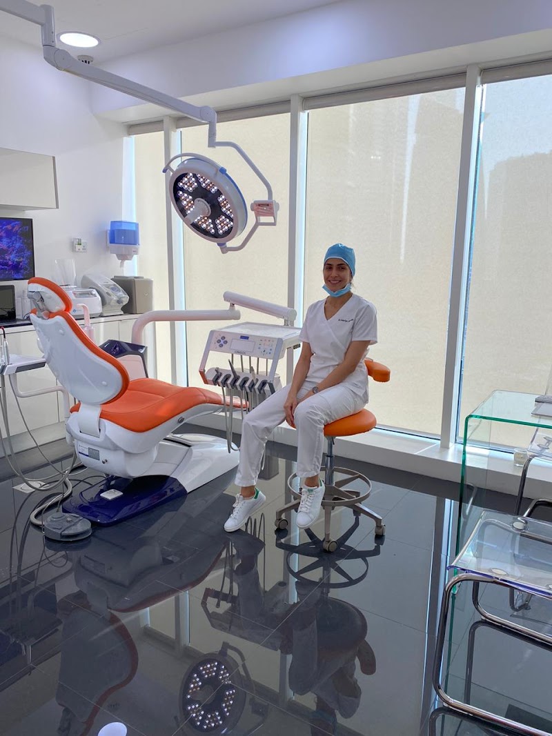 Dr Mariya Merchant- Specialist Dentist in Dubai - dental clinic in المزهر