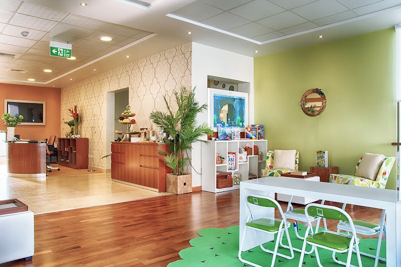 Dr. Michael's Children's Dental Center - dental clinic in ام سقيم 1