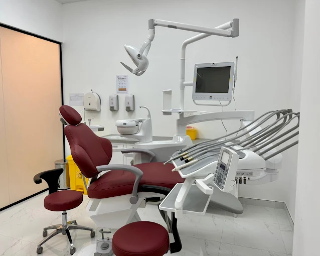 Dr. Naseem Rahim – Dental Consultant (Alpha Dental Center, Dubai) - dental clinic in Al Garhoud