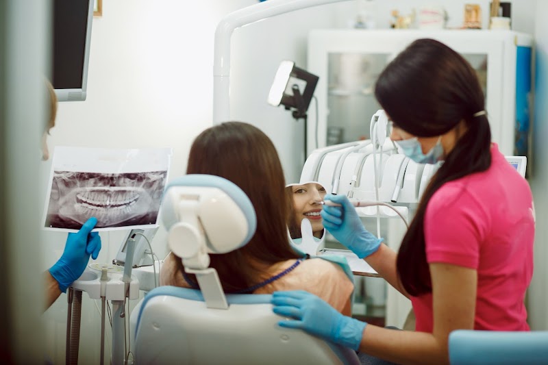 Filipino Dentist - dental clinic in Al Hudaiba
