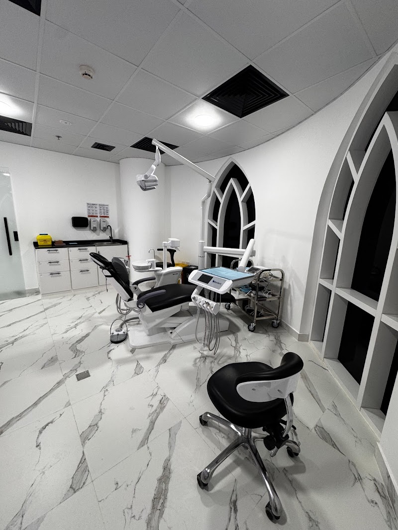 Medved Polyclinic - dental clinic in أبراج بحيرات الجميرا