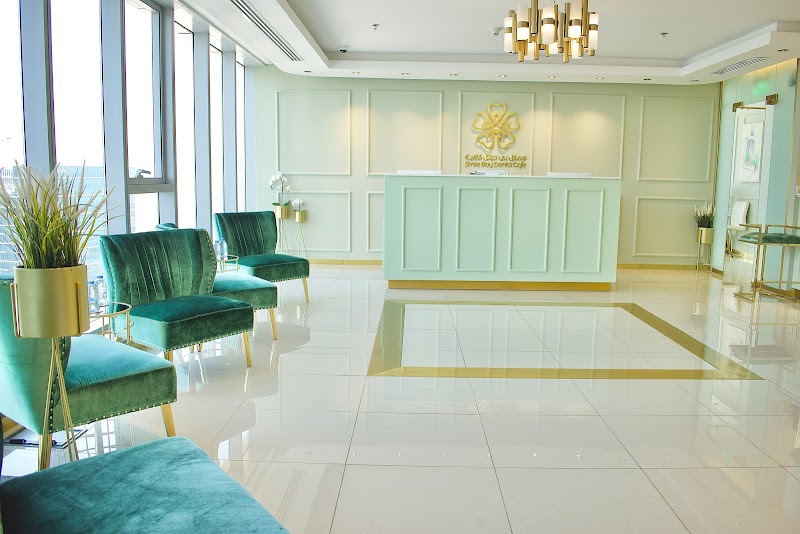 STATUS CLINIC LLC - dental clinic in الخليج التجاري