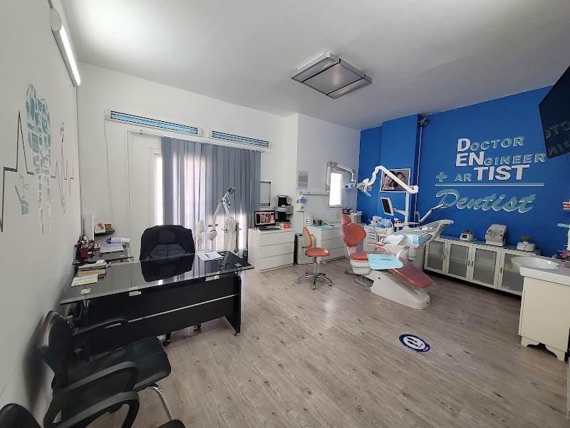 White Smile Dental Clinic - dental clinic in Al Nahda